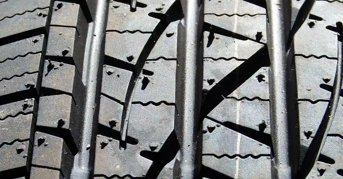 truck tire tread pattern for 8 ply vs 10 ply comparison