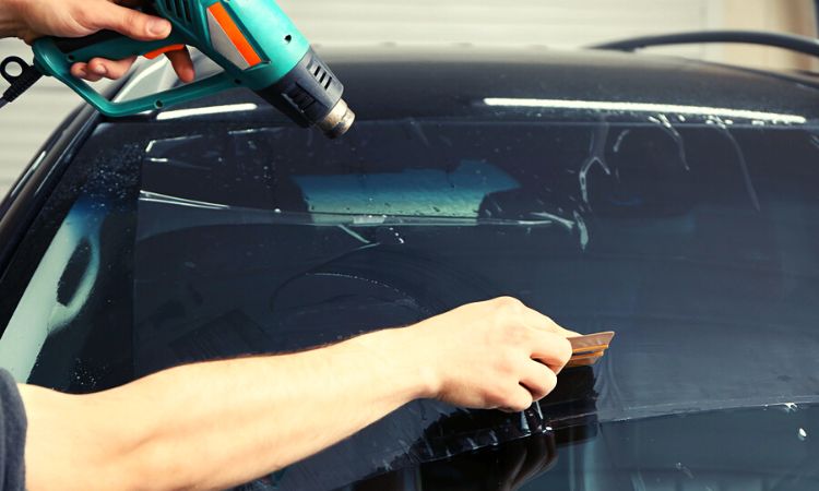 Advantages of 70% Windshield Tinting