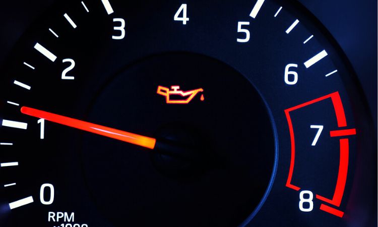 low engine oil pressure warning light