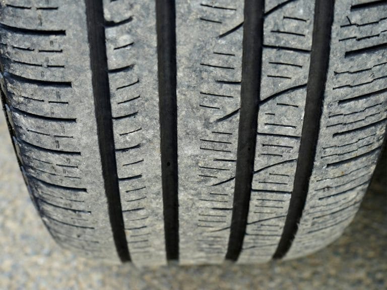 What is the Difference in a Trailer Tire And a Car Tire