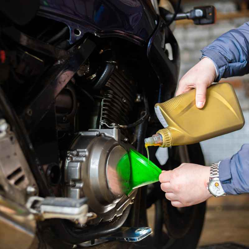 Can You Use Car Engine Oil In A Bike