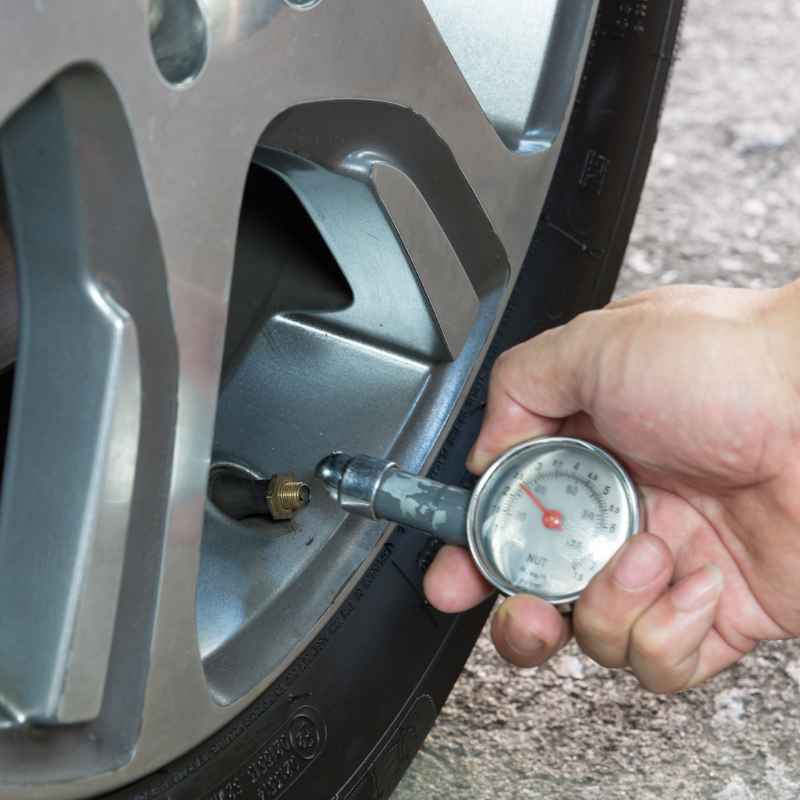 Quick Tips for Maintaining Correct Tire Pressure