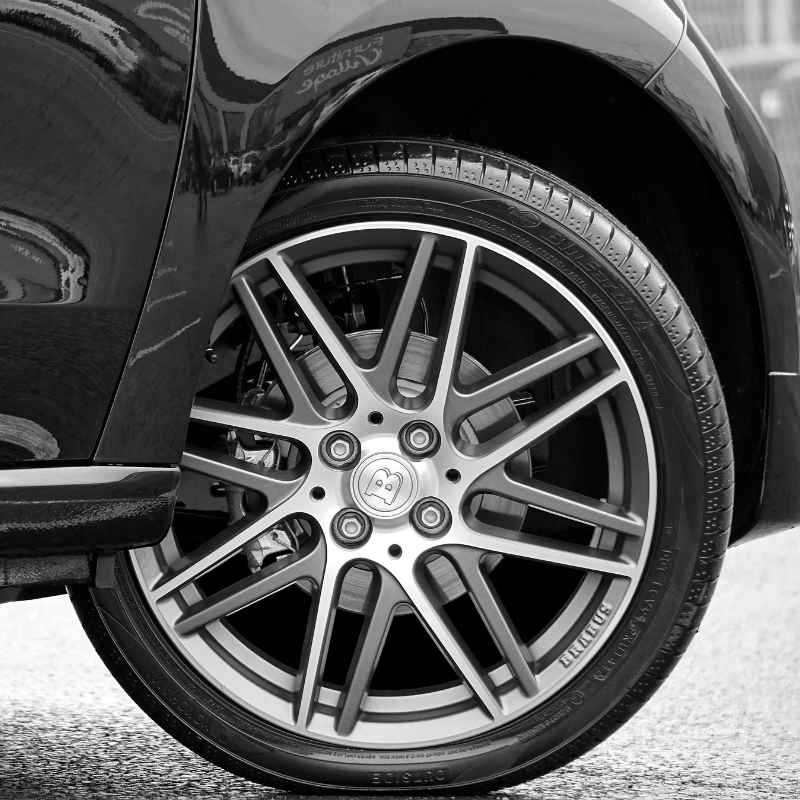 What Happens If A Car Tire Explodes While Driving?