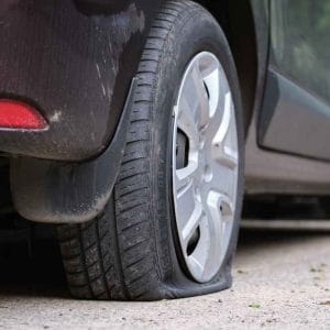 What to Do When Your Car Tyre Punctures