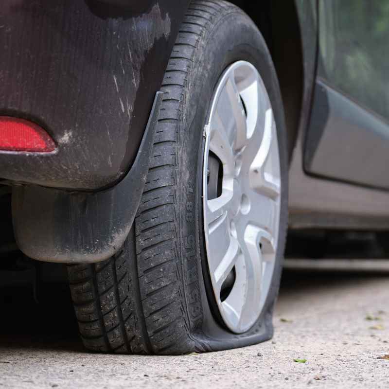 What to Do When Your Car Tyre Punctures