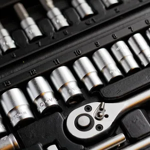 Power brake bleeder kit for flushing old brake fluid