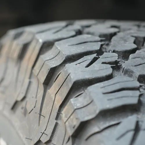 Digital tire tread depth and pressure gauge