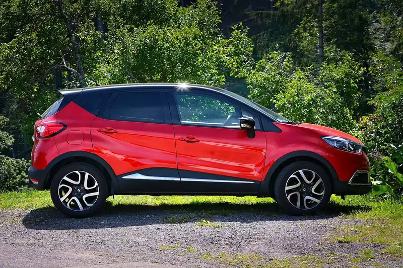 Are small SUVs, minivans, and EVs practical in the city?